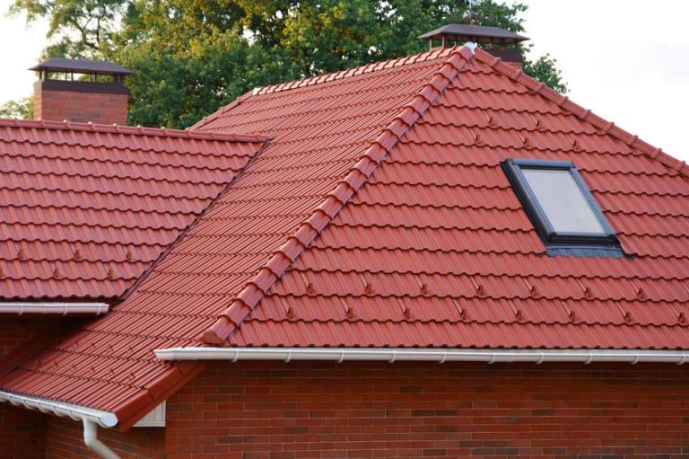 Comment assurer l'étanchéité de votre toiture à Valsonne ?